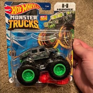 Hotwheels Monster Truck - Humvee w/crush car!